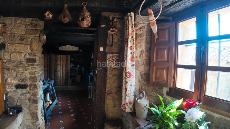 Foto a4bd1633-fd6e-48bc-bfd6-6e3380c84e75. Edificio en barrio navamuel 29 complejo turístico en navamuel, (cantabria) en Valderredible