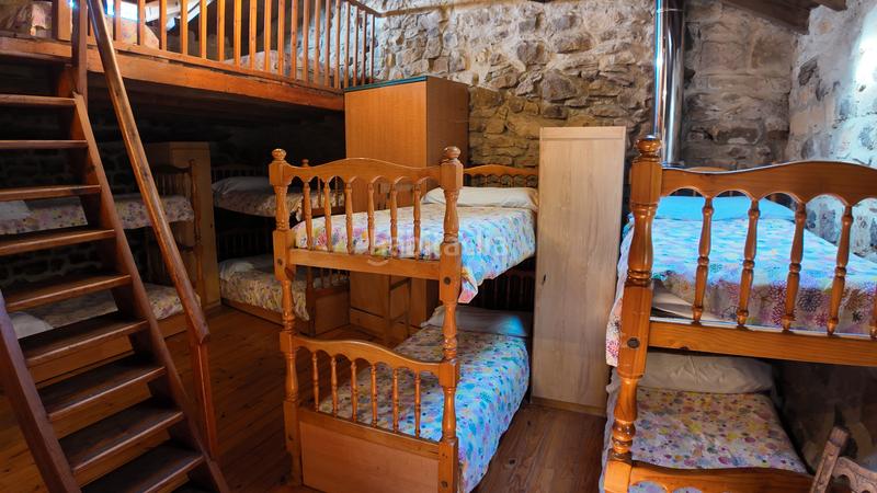Foto ad869974-8bdb-426c-a4d0-57df1e4cebb1. Edificio en barrio navamuel 29 complejo turístico en navamuel, (cantabria) en Valderredible