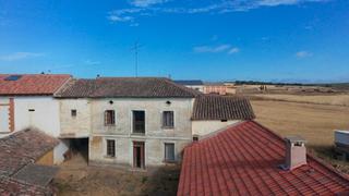 Casa en Calle fuente 35. Casa con patio y almacenes en collazos de boedo (palencia)