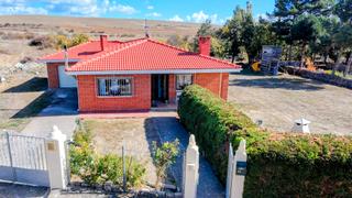 Chalet  Calle san juan nest 36. Chalet independiente con terreno en nestar (palencia)