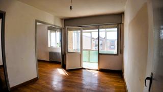 Etagenwohnung in Plaza pablo guaza pastor 3. Piso para reformar en alar del rey (palencia)