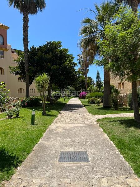 Foto 225d8aaa-f1c1-4efd-9a6a-fff8f2850d75. Alquiler apartamento primera línea de playa () en Zahara de los Atunes