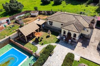 Rent House in Barbate. Casa con gimnasio y piscina