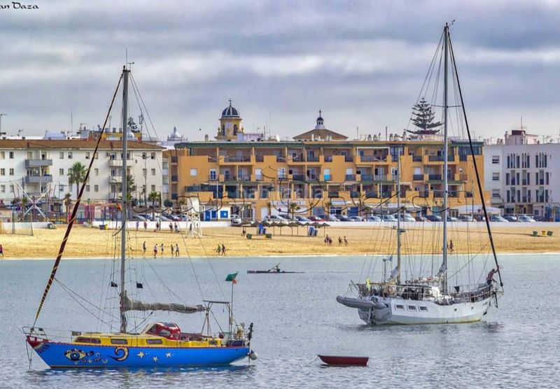 Foto 729b5a58-cb91-452b-a3aa-41117350cb9c. Alquiler piso  junto al mar en Barbate Barbate