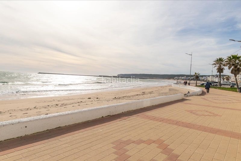 Foto aca0e236-5460-4f77-903e-8a7adea456aa. Alquiler piso  junto al mar en Barbate Barbate