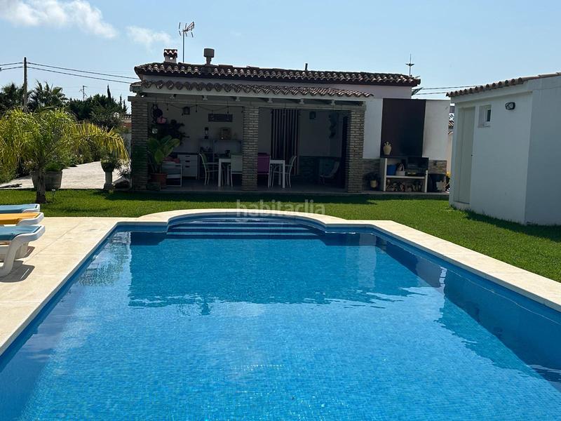 Foto d991906b-b003-421c-989e-819296a604c0. Lloguer casa amb xemeneia aparcament piscina a Roche Conil de la Frontera