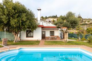 Maison à Motril  ciudad. Cortijo con piscina y vistas al mar