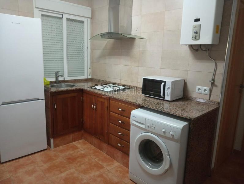 Foto 2e0cda78-bab3-49cd-a5c8-d3a024fba698. Alquiler piso apartamento con patio en Roche Conil de la Frontera
