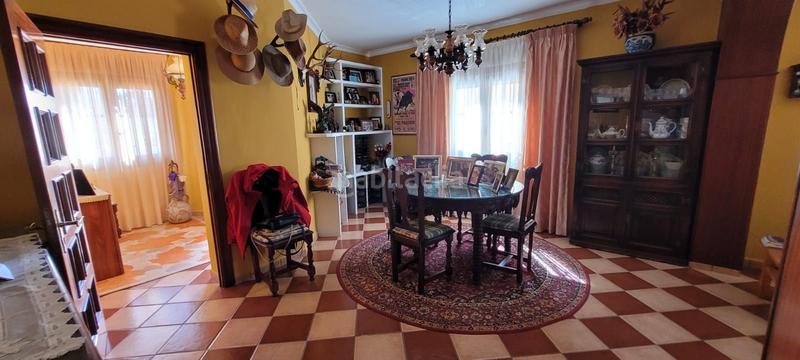 Foto f6d93366-d76a-4645-9224-fbfd64f53c2d. Chalet dans n/a dans Los Pinos Algeciras