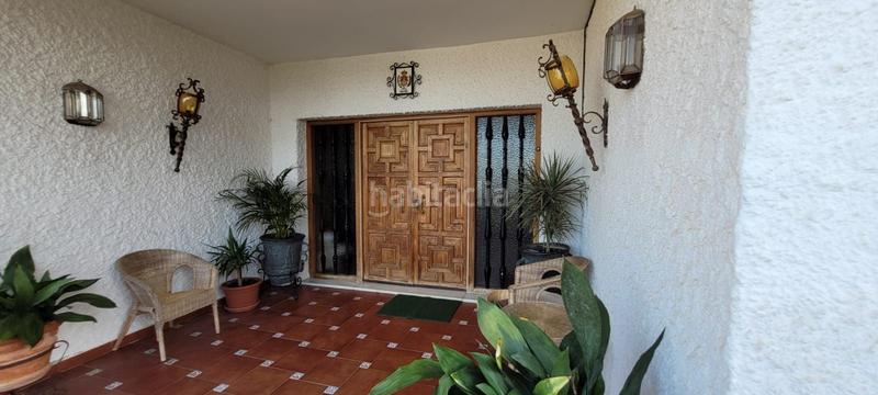 Foto f22e3281-c5ac-4f50-bac2-a5a94f973f0e. Chalet dans n/a dans Los Pinos Algeciras
