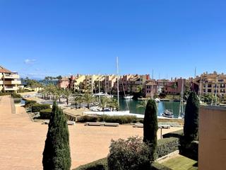 Pis a Avenida de la marina 26. Espectacular piso con vistas en la marina, sotogrande