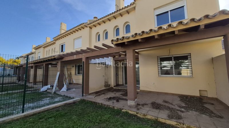 Foto be5d69c9-5808-4ee7-97be-8fd5587cf815. Casa adossada a calle adarves 2 a Calahonda Mijas