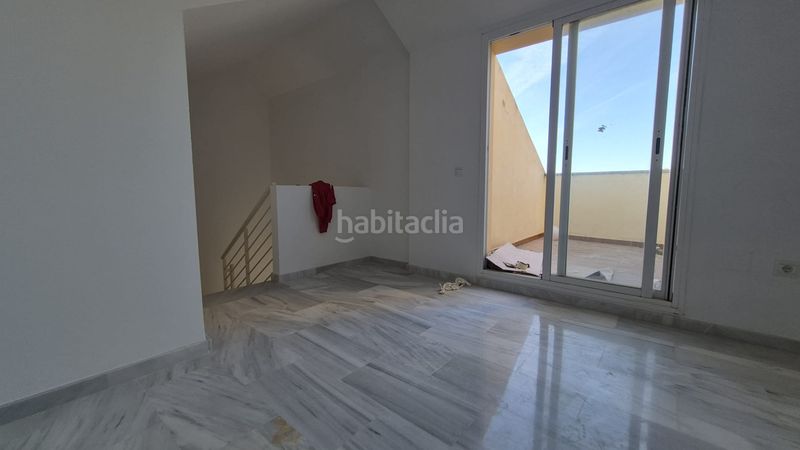 Foto dabfdca2-49f9-4288-93c7-eaf8d18d5609. Casa adossada a calle adarves 2 a Calahonda Mijas