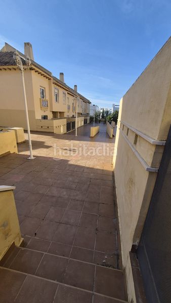 Foto e4a0d3ac-b80a-42aa-9e61-e00c72e302fe. Casa adossada a calle adarves 2 a Calahonda Mijas