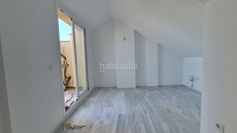 Foto e4fd3f4f-cb9f-4995-a13a-26b3b9fdf198. Casa adossada a calle adarves 2 a Calahonda Mijas