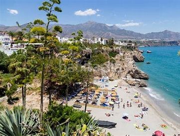 Foto e615fdc0-18f0-477c-93bc-ba4acec3b8e3. Casa adossada a calle adarves 2 a Calahonda Mijas