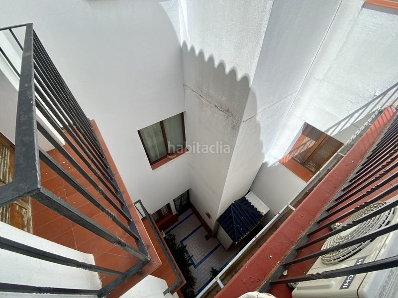 Foto b6249e84-2273-45af-873e-0364f6e44e42. Xalet amb xemeneia aparcament a Olvera