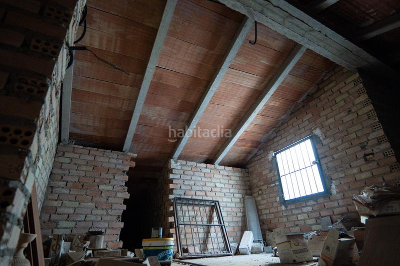 Foto bd50e537-73d6-445f-b61d-f0c877b7d650. Xalet amb xemeneia aparcament a Olvera