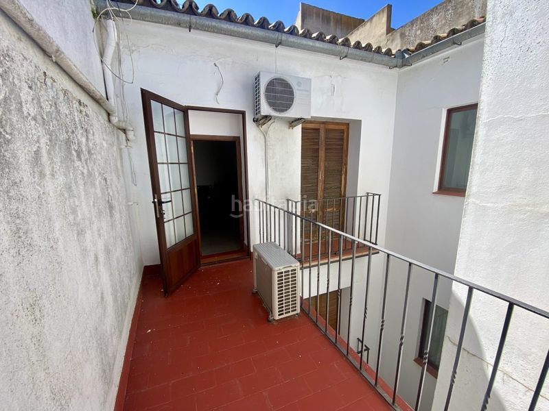 Foto dd00917b-9b62-4f6e-bc0a-ab6408f9d071. Xalet amb xemeneia aparcament a Olvera