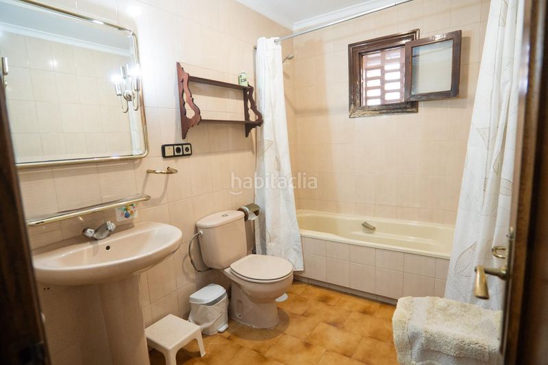 Foto f9f92e37-c2b5-47bd-af30-ad55571078f6. Xalet amb xemeneia aparcament a Olvera