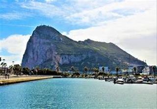 Casa  Plaza de la constitucin. Bonita casa centro la lnea venta