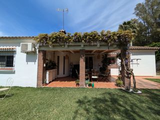 Xalet a Calle almendralaches 33. Precioso chalet en las herrizas, algeciras