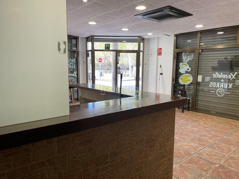 Foto c938146f-04f2-4a61-aac2-f5ac28c36ee3. Alquiler local comercial local adaptado para iniciar actividad cafeteria bar en Mataró
