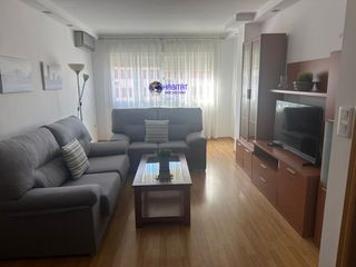 Lloguer Pis a Rosaleda - Juventud. Piso en alquiler en centro  con. de ronda, 3 dormitorios.
