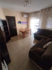 Rent Flat in Plaza de Toros. Piso en alquiler en centro  plaza de toros, 3 dormitorios.