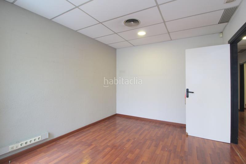 Foto 55599e78-36ff-4c60-8d9c-ee0b73e0f850. Alquiler local comercial en carrer de navarra 14 grande local centrico en Granollers