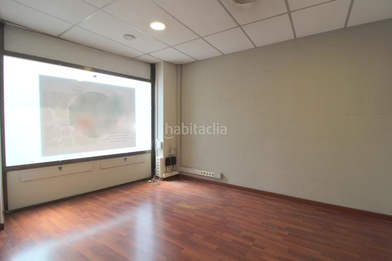 Foto 2d3789d0-6b09-4b82-a810-b619c5d3d9ee. Lloguer local comercial a carrer de navarra 14 a Granollers