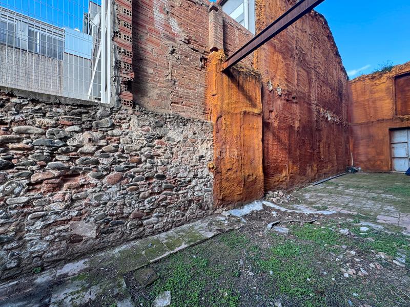 Foto b90062bc-9a3b-4d4f-8bac-993f7ff737dc. Terreno residenziale in carrer de navarra 31 in Sant miquel Granollers