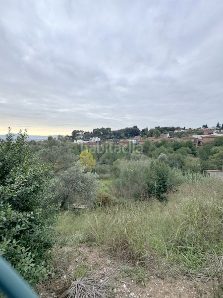 Foto 3c05f5d2-6c5e-4011-9aa3-428c9fcf2b00. Terreny residencial a carrer del maresme 7 a Canovelles
