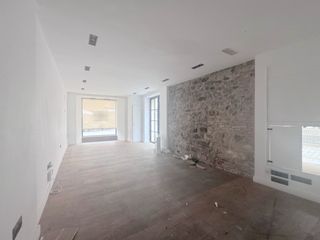 Lloguer Local Comercial a Pla�a de la porxada 17. Comercial en pleno centro de granollers