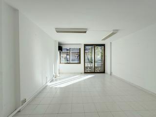 Oficina  Carrer anselm clavé 66. En calle principal de granollers