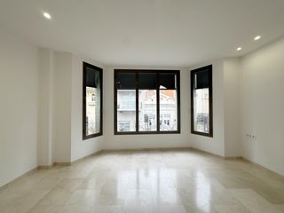 Miete Büro in Carrer anselm clavé 20. Oficina en alquiler en pleno centro