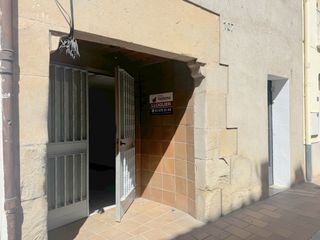 Lloguer Local Comercial a Carrer de corró 107. En la calle corro, diafano con patio