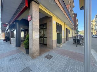 Lloguer Local Comercial a Carretera dosrius 128. Amplio local esquinero