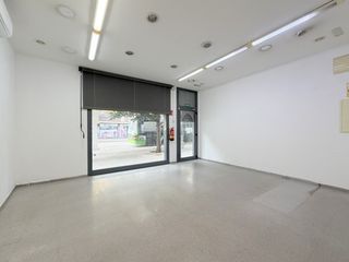 Lloguer Local Comercial a Passeig crist�fol colom 23. Local muy bien situado