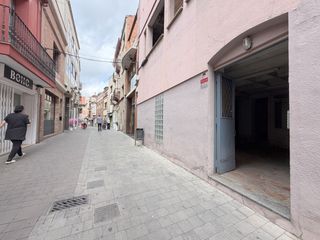 Lloguer Local Comercial a Carrer de les travesseres 2. Local con encanto a reformmar en pleno centro
