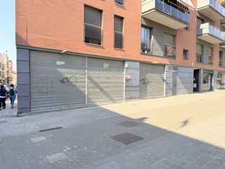 Lloguer Local Comercial a Camí ramon llull 5. Esquinero en excelente ubicación – 150 m² con gran escaparate