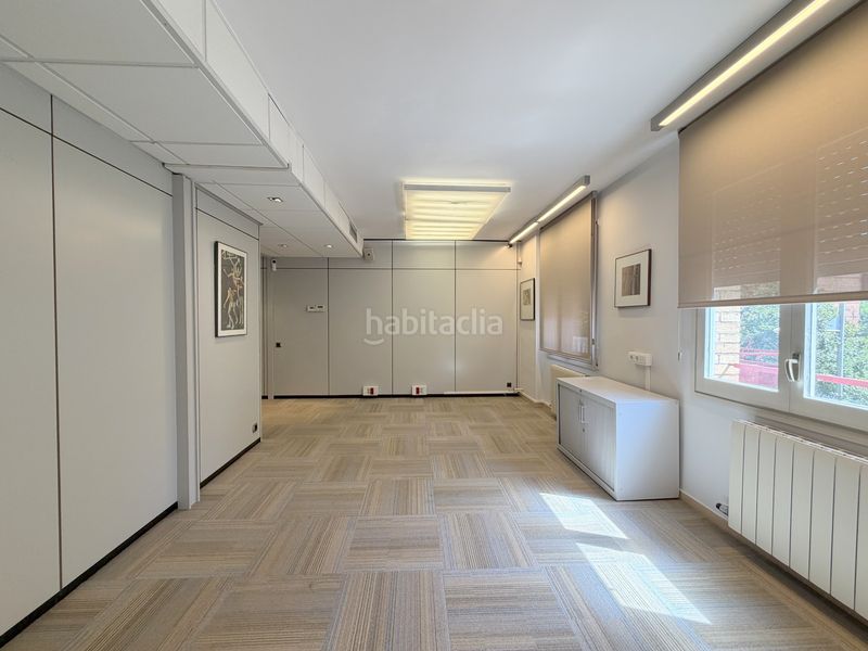 Foto 0b0190f2-5dc6-40e0-9562-a5228f0a4af4. Alquiler oficina en rambla josep tarradellas 3 profesional de 116 m² en primera planta en Granollers