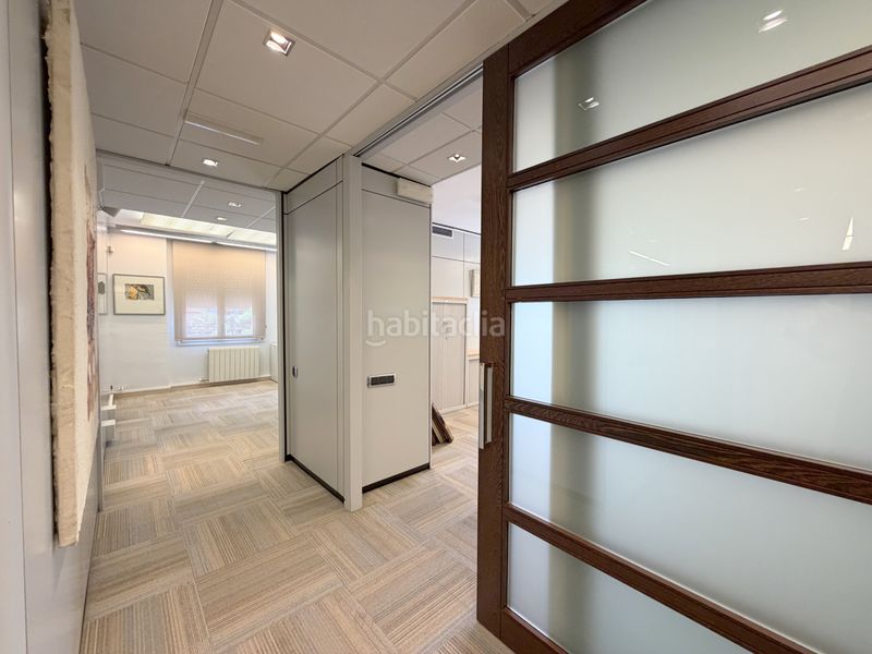 Foto 5a053131-d554-4075-a833-3b0f0f4d9296. Alquiler oficina en rambla josep tarradellas 3 profesional de 116 m² en primera planta en Granollers