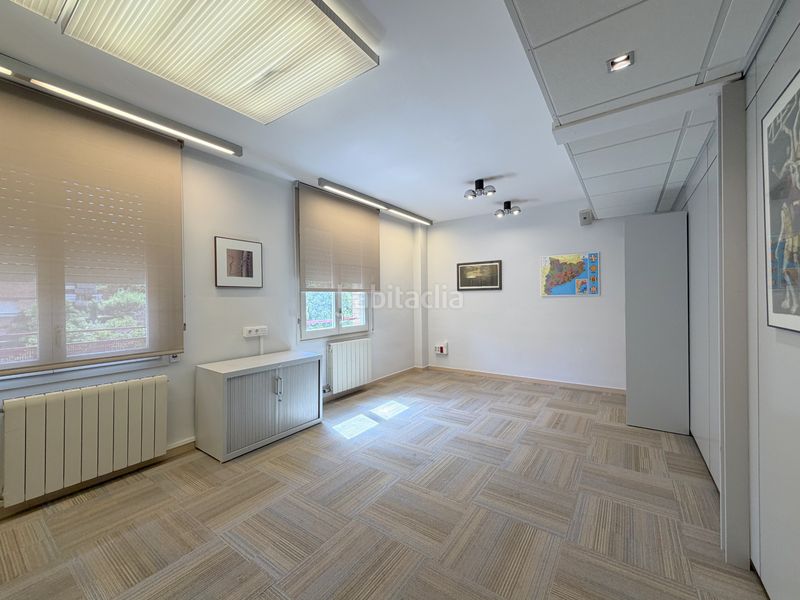 Foto 8010f3a1-a790-452b-8dd3-8adf12af619e. Alquiler oficina en rambla josep tarradellas 3 profesional de 116 m² en primera planta en Granollers