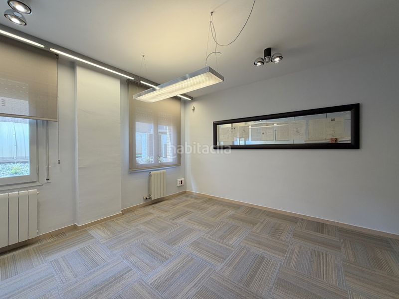 Foto 8322c03b-53a1-484e-b8dc-227f1d5fa875. Alquiler oficina en rambla josep tarradellas 3 profesional de 116 m² en primera planta en Granollers