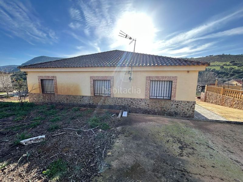 Foto ca64c3f5-8d2f-4159-b1c7-b8ea97d1f5d2. Chalet in carretera del hoyo m 3 in Mestanza