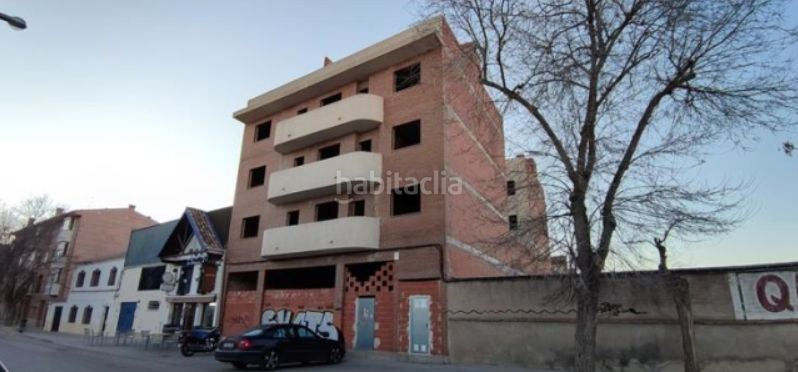 Foto cefb79b9-a20f-4279-9f4c-1c3777301f01. Edificio en calle cardenal reig 11 edificio sin terminar en Ocaña