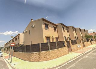 Casa adossada en Pastora imperio 1. Adosado en venta en miguelturra.