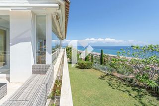 Xalet  Plaza torremoruna. 2.000m2 de terreno  vistas al mar  piscina privada  6 habitacion
