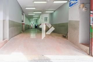Business premise  Carrer carrer del remei